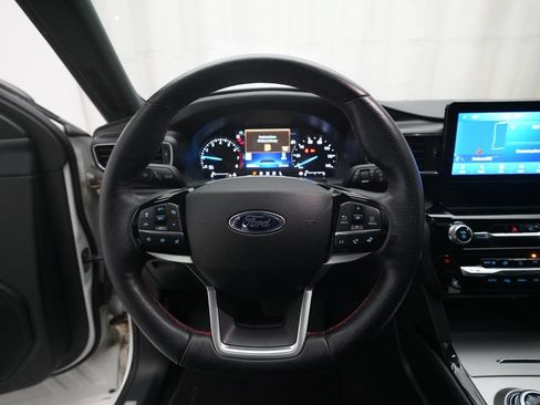 Used 2022 Ford Explorer ST-Line AWD/4WD image 4