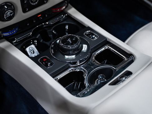 Used 2016 Rolls-Royce Dawn image 52