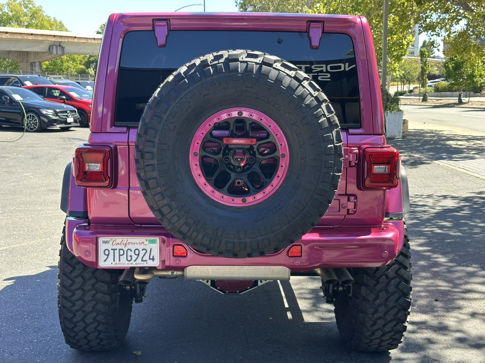 Used 2022 Jeep Wrangler Unlimited Rubicon 392 w/ Xtreme Recon 35" Tire Package AWD/4WD image 10