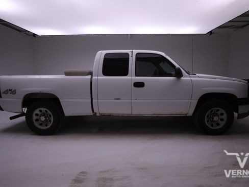 Used 2004 Chevrolet Silverado 1500 4x4 Extended Cab image 5