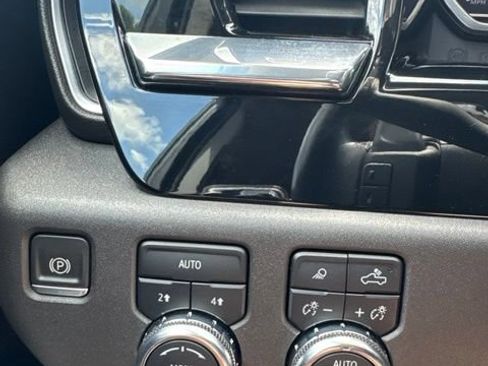 Used 2022 GMC Sierra 1500 SLT w/ SLT Premium Plus Package AWD/4WD image 20