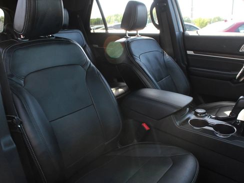 Used 2018 Ford Explorer Limited w/ Equipment Group 301A AWD/4WD image 20