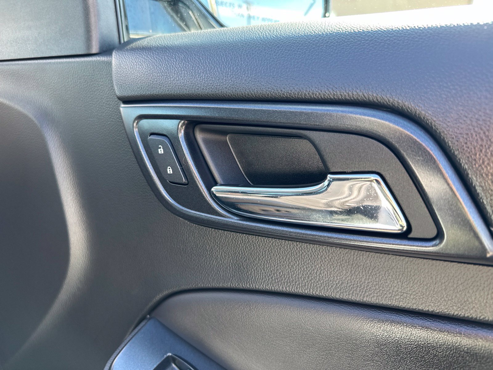 Used 2018 GMC Yukon SLT w/ Open Road Package AWD/4WD image 43