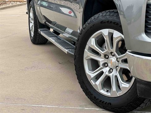 Used 2024 Chevrolet Silverado 1500 LTZ w/ Technology Package image 9
