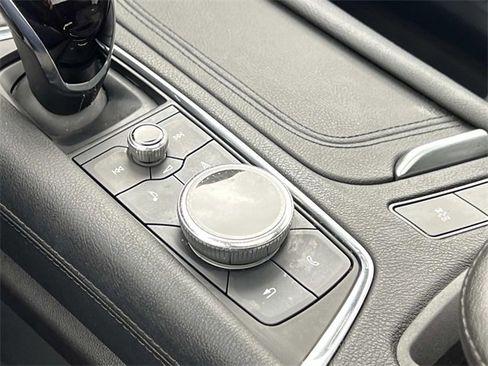 Certified 2022 Cadillac XT5 Premium Luxury image 23