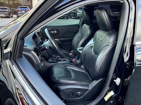 Used 2019 Jeep Cherokee Limited image 7