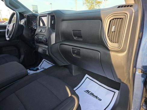 Used 2022 Chevrolet Silverado 1500 Custom image 2