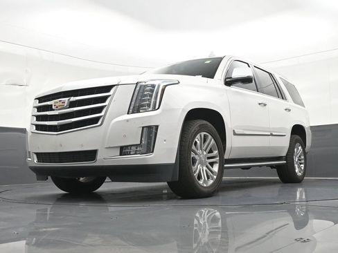 Used 2020 Cadillac Escalade 2WD image 24
