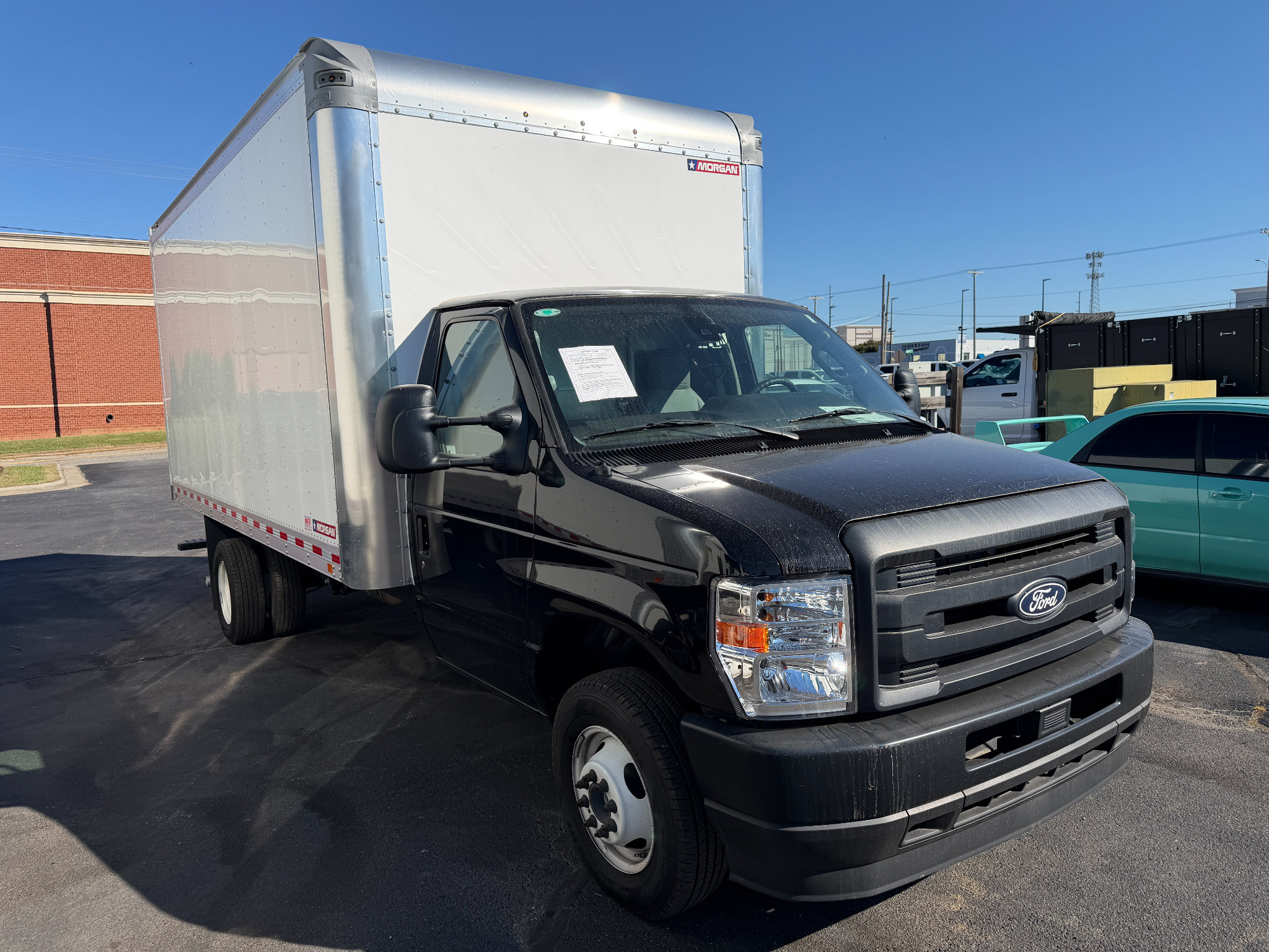 Used 2026 Ford E-450 and Econoline 450 Super Duty RWD image 2