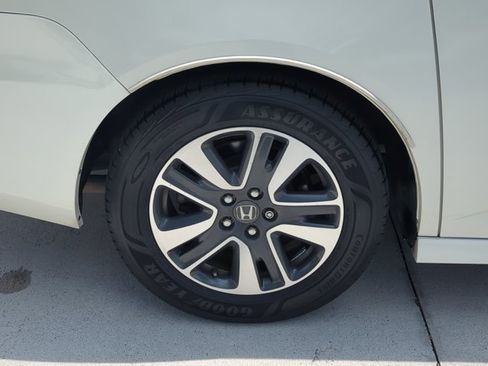 Used 2016 Honda Odyssey Touring Elite image 20