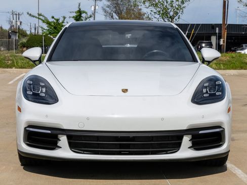Used 2018 Porsche Panamera 4 image 5