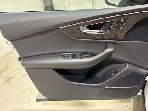 Used 2020 Audi Q8 Premium Plus w/ Premium Plus Package image 15