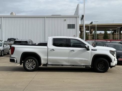 Used 2022 GMC Sierra 1500 Denali AWD/4WD image 3