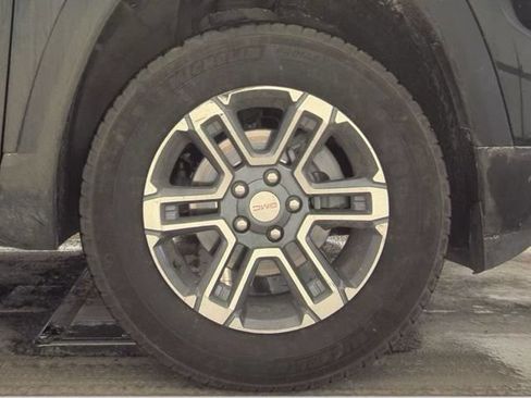 Used 2025 GMC Terrain Elevation AWD/4WD image 19