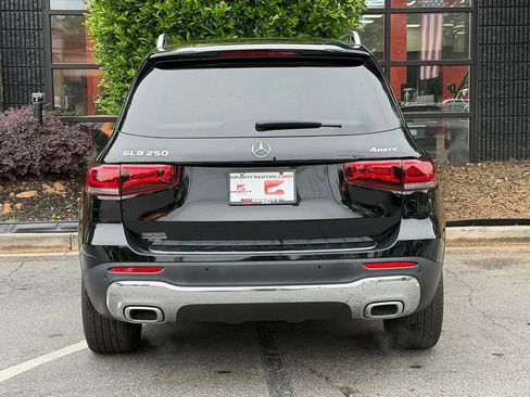 Used 2022 Mercedes-Benz GLB 250 4MATIC w/ Premium Package Lite image 14