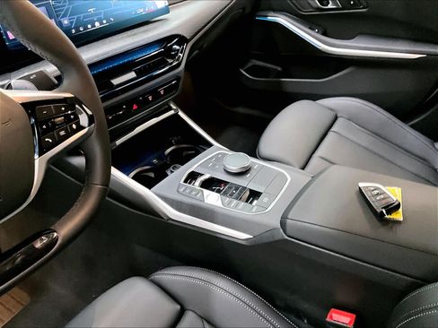 Used 2025 BMW 330i Sedan w/ Convenience Package RWD image 19