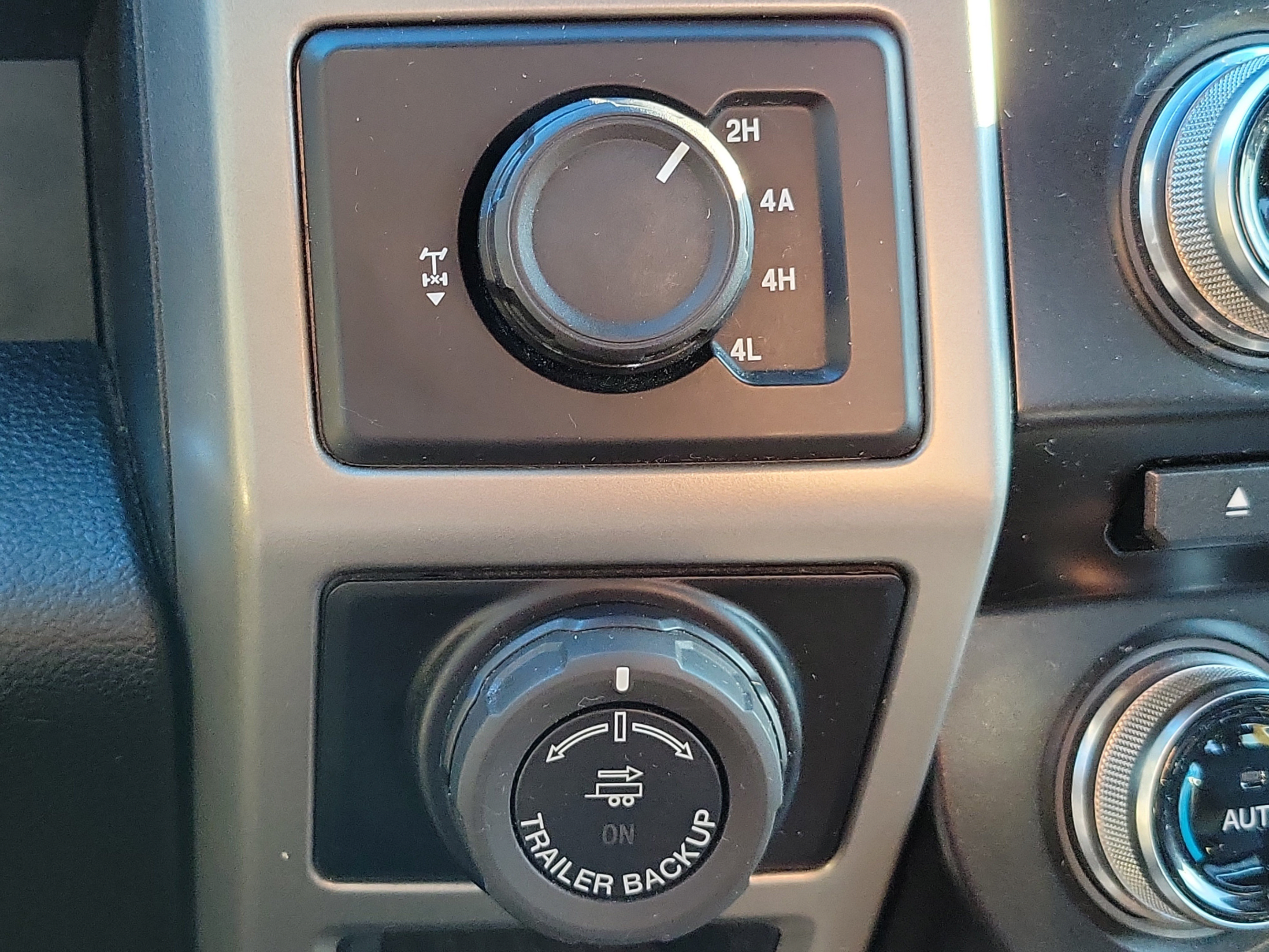 Used 2016 Ford F150 Lariat w/ Equipment Group 502A Luxury AWD/4WD image 27