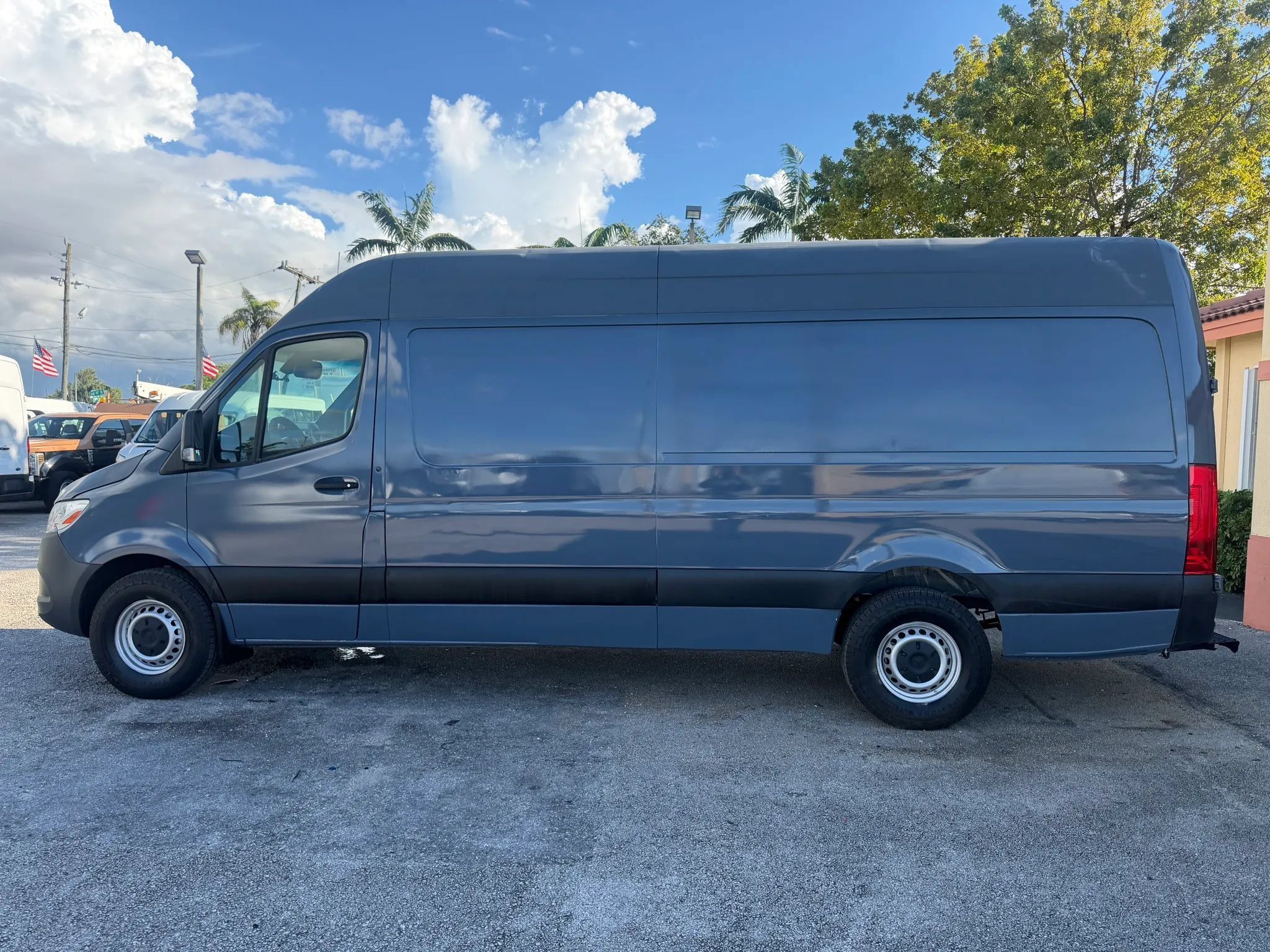 Used 2019 Mercedes-Benz Sprinter 170 image 2