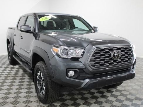 Certified 2023 Toyota Tacoma TRD Off-Road AWD/4WD image 8
