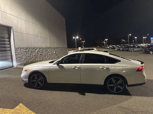 Used 2025 Honda Accord Sport image 21