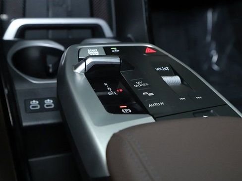 Certified 2025 BMW X2 xDrive28i w/ Premium Package image 28