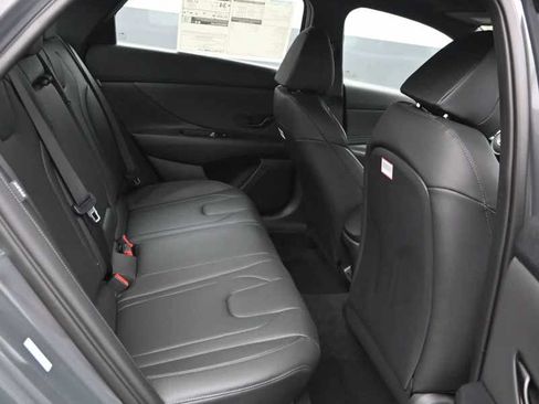 New 2026 Hyundai Elantra SEL Sport FWD image 11
