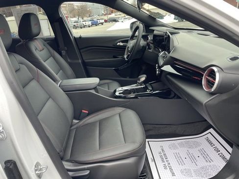 Used 2025 Chevrolet Trax RS w/ Driver Confidence Package image 31