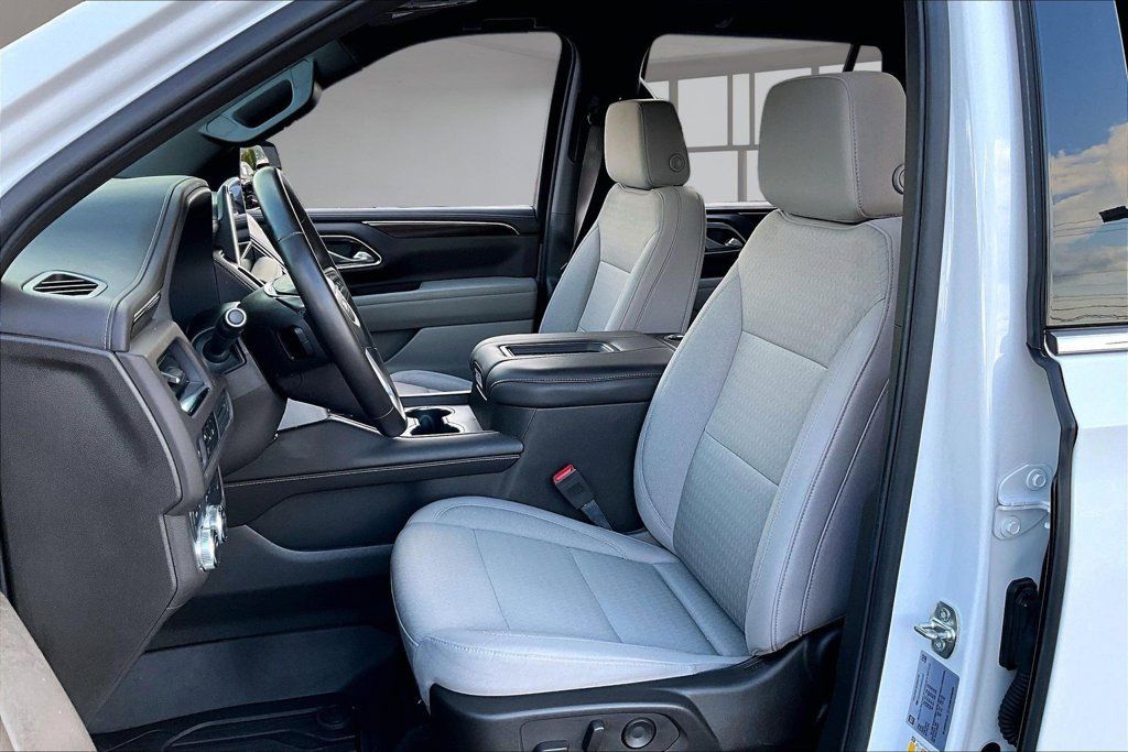 Used 2024 GMC Yukon SLE w/ Gmc Pro Safety Plus Package AWD/4WD image 25