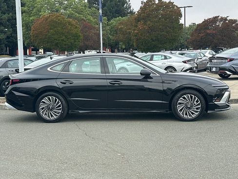 New 2025 Hyundai Sonata SEL image 3
