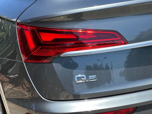 Used 2023 Audi Q5 2.0T Premium w/ Convenience Package AWD/4WD image 28