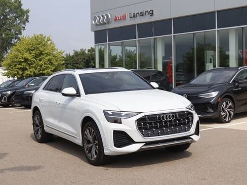 Used 2024 Audi Q8 Premium image 1