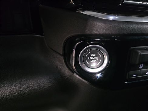 Certified 2025 Chevrolet Silverado 1500 LT image 20