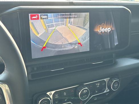 Used 2024 Jeep Wrangler Unlimited Sahara w/ Technology Group image 25