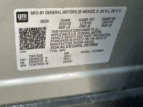 Used 2024 GMC Terrain SLT image 24