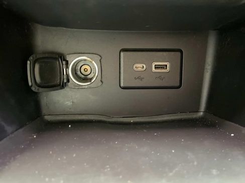 Used 2022 GMC Acadia SLE FWD image 28