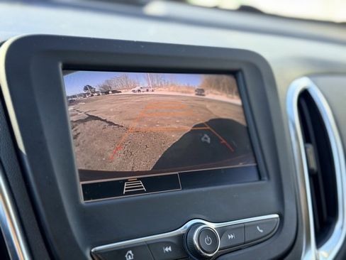 Used 2022 Chevrolet Equinox LT image 14