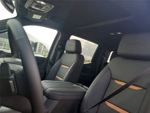 New 2026 GMC Sierra 1500 AT4 w/ AT4 Premium Package AWD/4WD image 16