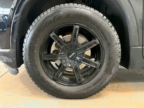 Used 2019 Chevrolet Traverse Premier image 8