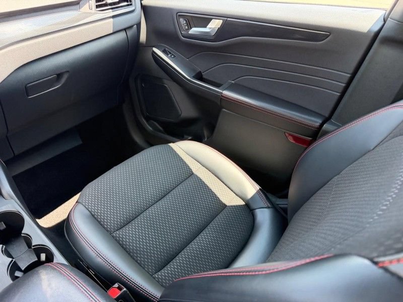 Used 2025 Ford Escape ST-Line FWD image 15