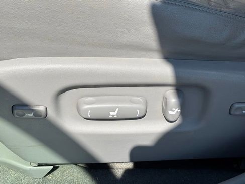 Used 2009 Toyota Highlander Limited AWD/4WD image 9
