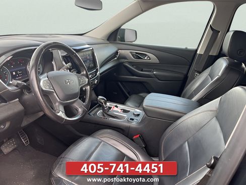 Used 2021 Chevrolet Traverse RS FWD image 14
