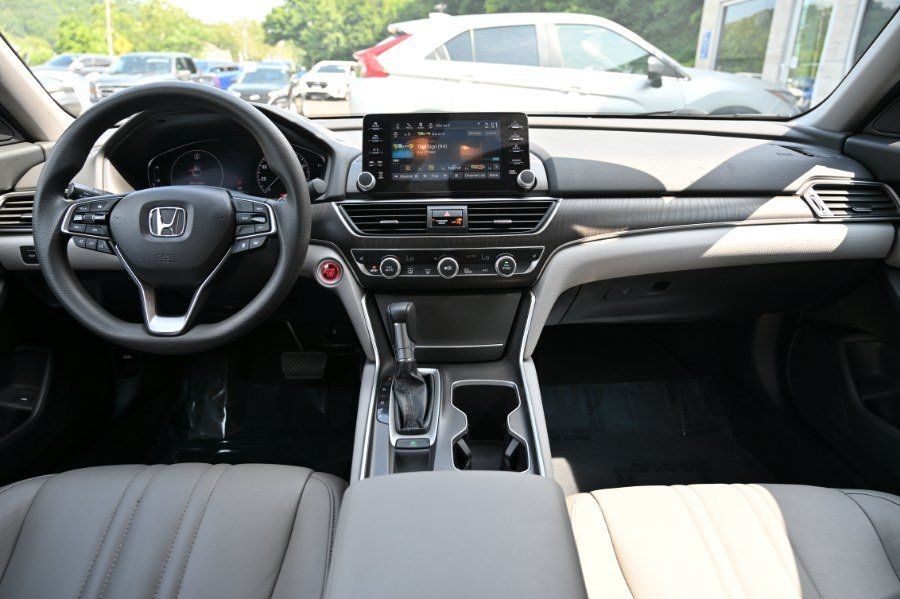 Used 2019 Honda Accord EX image 12