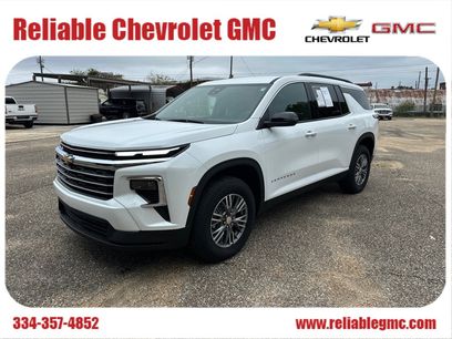 Used 2025 Chevrolet Traverse LT