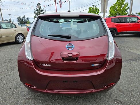 Used 2017 Nissan Leaf SV w/ Premium Package image 6