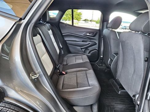 Used 2024 Chevrolet Trax RS FWD image 19