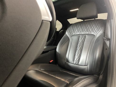 Used 2023 BMW M550i xDrive image 18