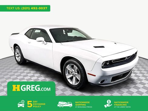 Used 2023 Dodge Challenger SXT image 1