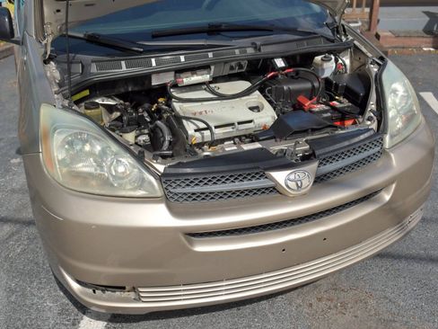 Used 2005 Toyota Sienna LE FWD image 25