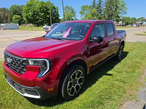 Used 2025 Ford Maverick Lariat AWD/4WD image 2