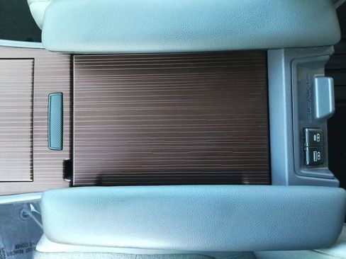 Used 2024 Toyota Sienna LE FWD image 24